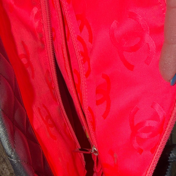 CHANEL Black Quilted Tote with White Logo - Picture 12 of 16